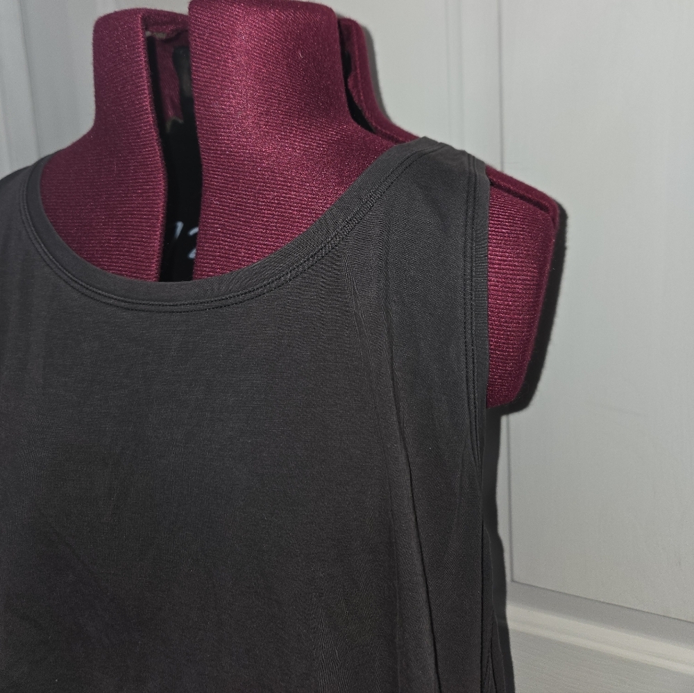 Lululemon Athletica Black Athletic Workout Tank - Picture 2 of 6